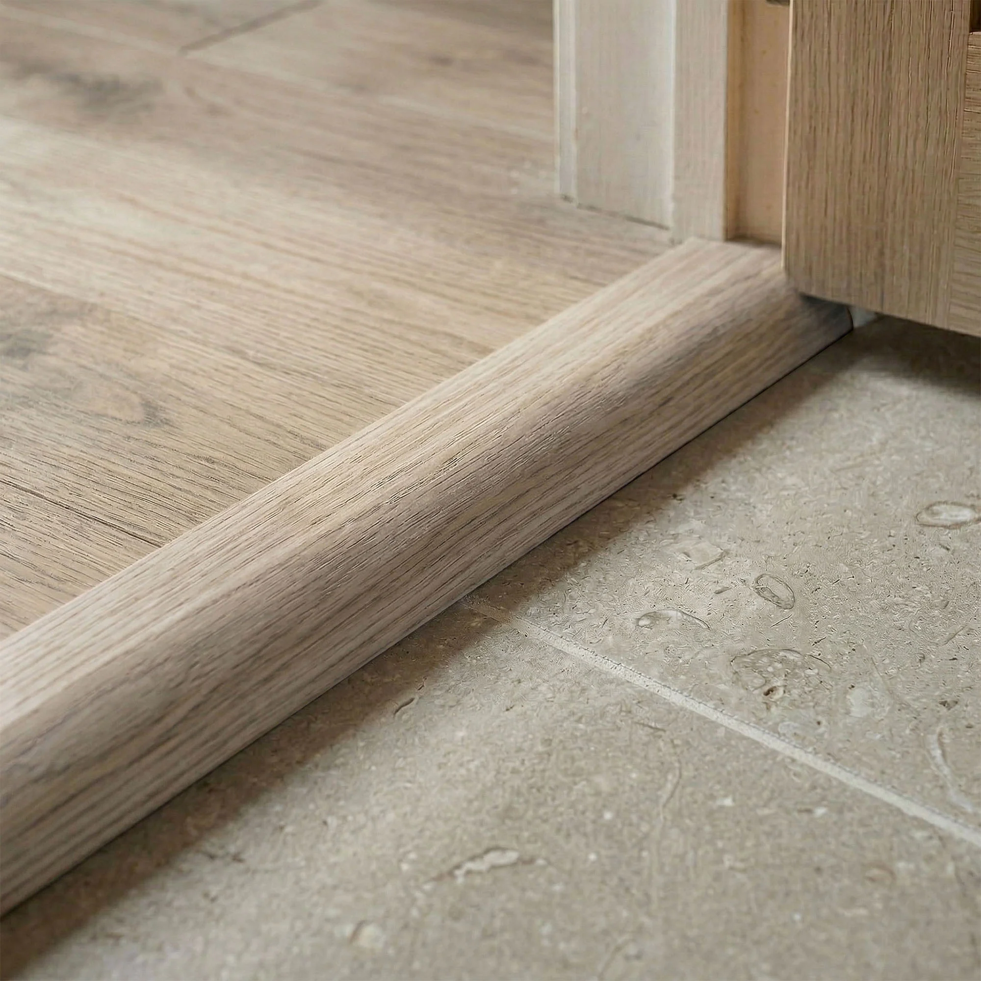 Ivory White Ramp Adapting Profile Door Bar 990mm - Image 2