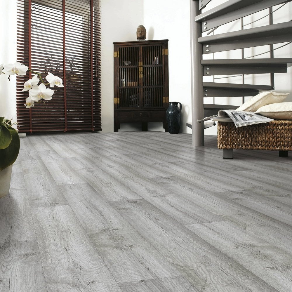 Dartmoor Oak - Vario Supernatural 8mm Laminate Flooring - Image 6
