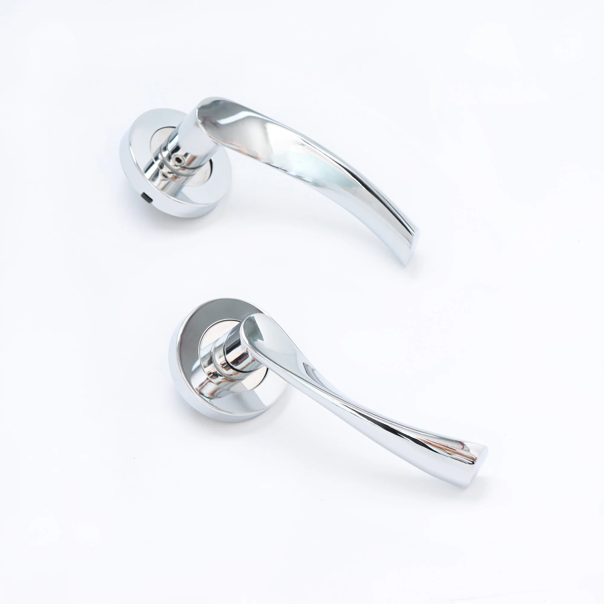 Lifestyle Mizar Lever on Round Rose Handle Set - Polished Chrome - Image 6