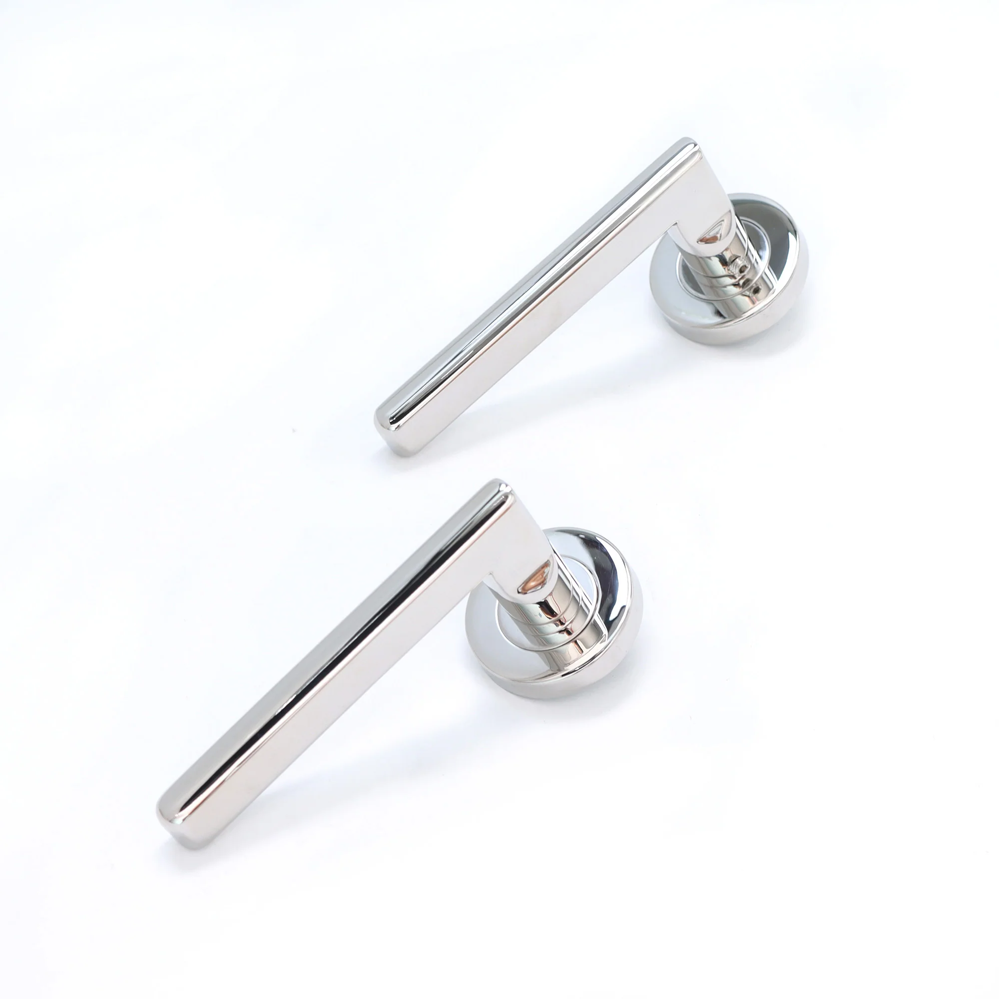 Superior Luna Lever on Round Rose Bathroom Handle Set - Polished Stainless Steel - Image 5