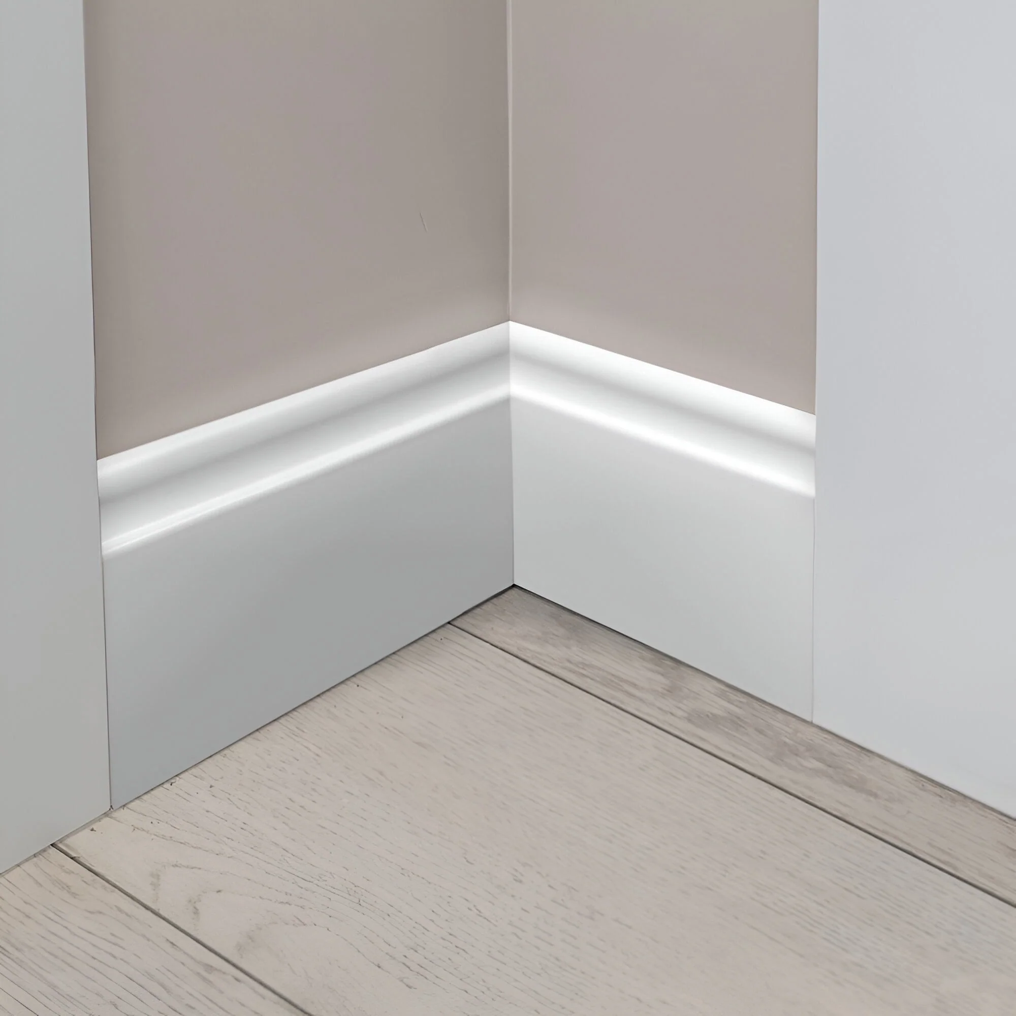 White - 2.4m Painted Decorative Medium Base Moulding - Image 2