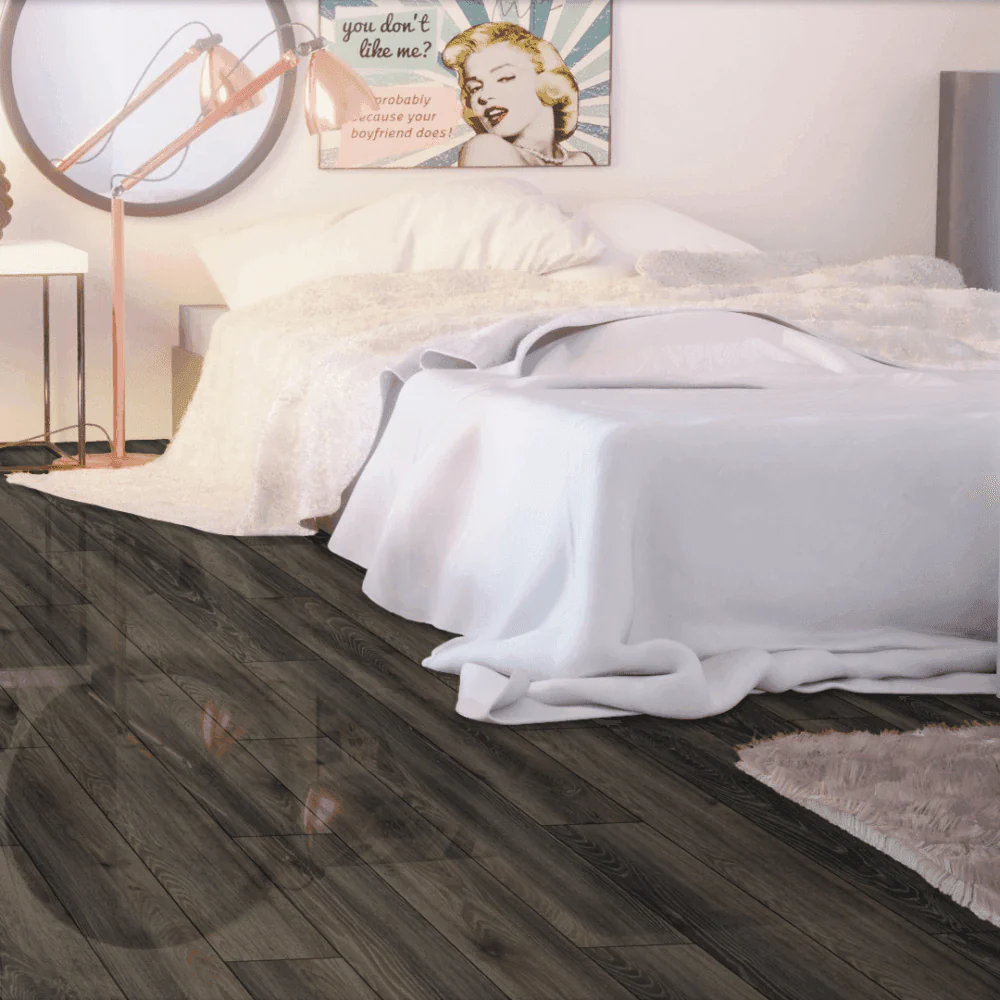 Ravine Oak - Lustre 8mm High Gloss Laminate Flooring - Image 12
