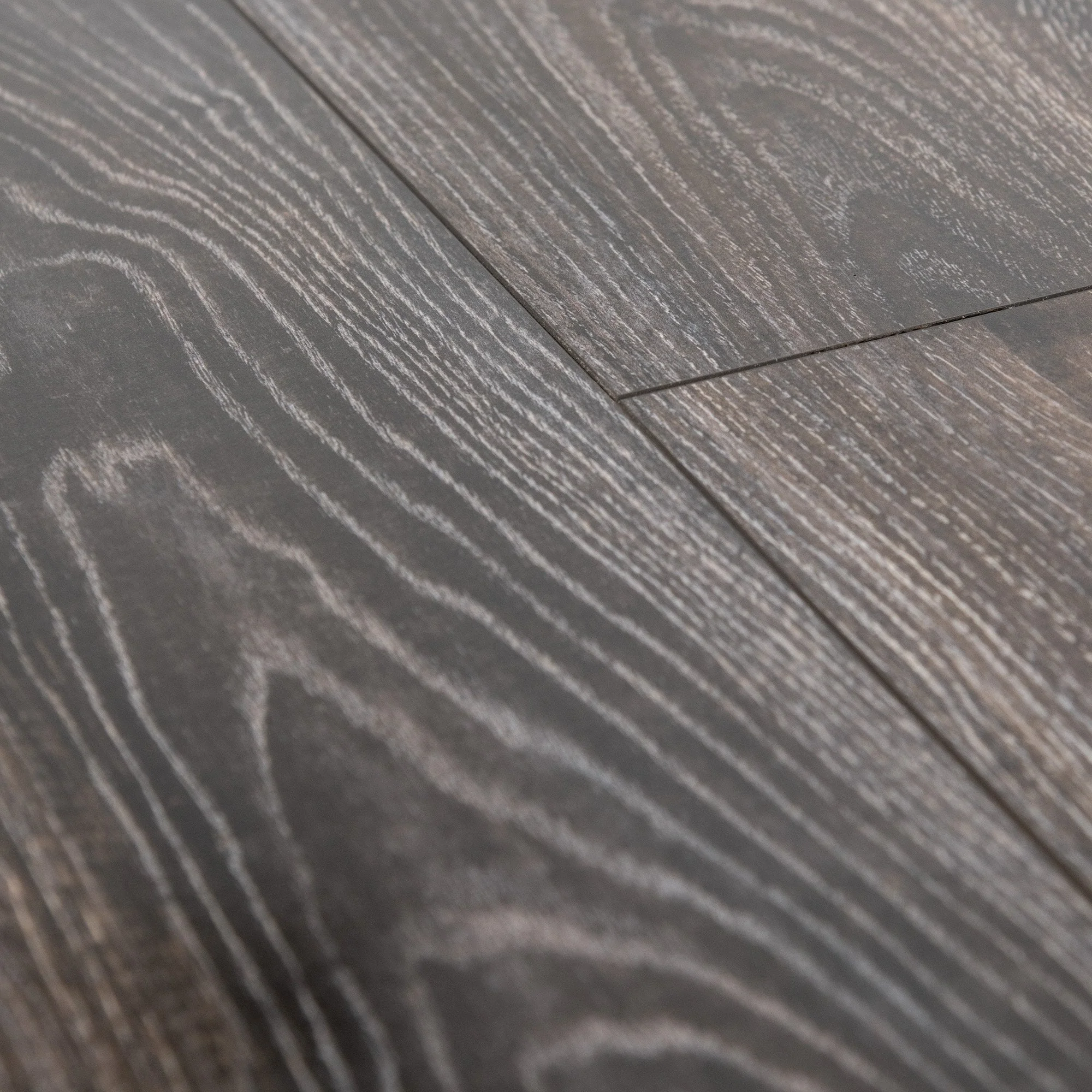 Ravine Oak - Lustre 8mm High Gloss Laminate Flooring - Image 4